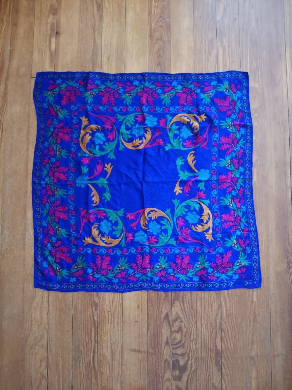 VTG Liz Claiborne Silk square scarf